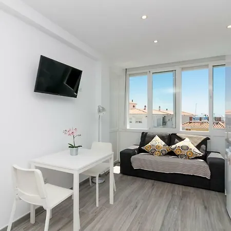 Cool And White Torrecilla Playa Apartment *